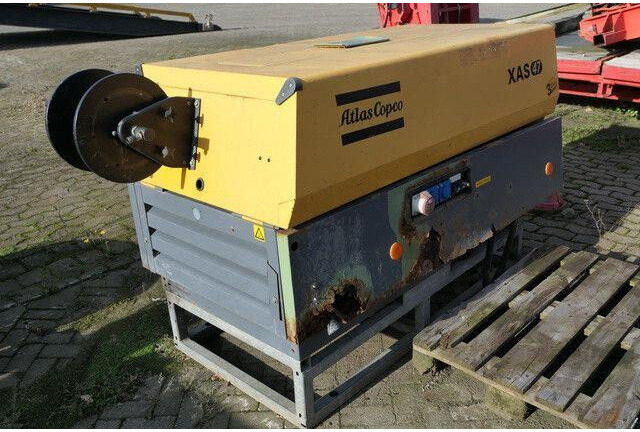 Atlas-Copco XAS 47 DD, 7bar, Kubota, Kompressor, Generator - Compresor de aer: Foto 4 Atlas-Copco XAS 47 DD, 7bar, Kubota, Kompressor, Generator - Compresor de aer: Foto 4