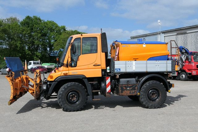 Unimog U 300 4x4, Schmidt, Streuer, Schild, Klima,27tkm - Camion: Foto 3 Unimog U 300 4x4, Schmidt, Streuer, Schild, Klima,27tkm - Camion: Foto 3
