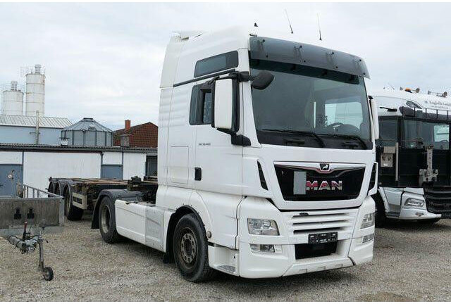 MAN 18.460 TGX XXL 4x2, Spoiler, Intarder, 2x Tank - Cap tractor: Foto 2 MAN 18.460 TGX XXL 4x2, Spoiler, Intarder, 2x Tank - Cap tractor: Foto 2