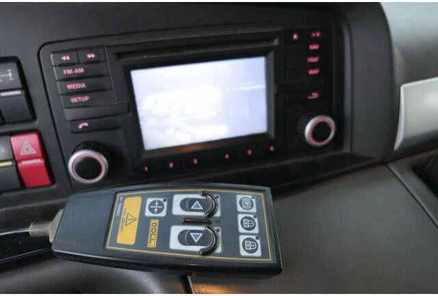 Cap tractor MAN 26.540 TGX/6x4/540 PS/Kran Epsilon/Blattfederung: Foto 12