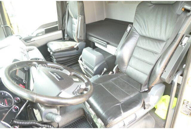 Cap tractor MAN 26.540 TGX/6x4/540 PS/Kran Epsilon/Blattfederung: Foto 9