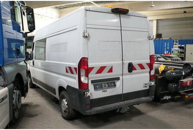 Fiat Ducato MultiCab, 6 Sitze, AHK, Klima, Trennwand - Dubă: Foto 4 Fiat Ducato MultiCab, 6 Sitze, AHK, Klima, Trennwand - Dubă: Foto 4
