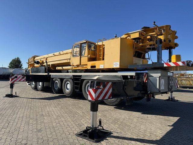 Grove GMK6300 300/330 Tonnen, Wippspitze, TOP-Zustand - Macara tot teren: Foto 5 Grove GMK6300 300/330 Tonnen, Wippspitze, TOP-Zustand - Macara tot teren: Foto 5