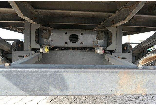 Iveco AD190S/P 4x2, 7.350mm lang, LBW, Klima, Navi - Camion cu prelată: Foto 5 Iveco AD190S/P 4x2, 7.350mm lang, LBW, Klima, Navi - Camion cu prelată: Foto 5