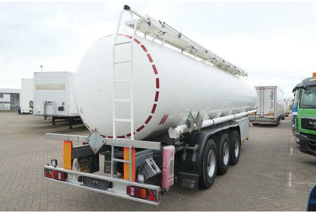 Kässbohrer STH 34/10-24/Tank 34.000 ltr./Unterbefüll./Pumpe - Semiremorcă cisternă: Foto 4 Kässbohrer STH 34/10-24/Tank 34.000 ltr./Unterbefüll./Pumpe - Semiremorcă cisternă: Foto 4