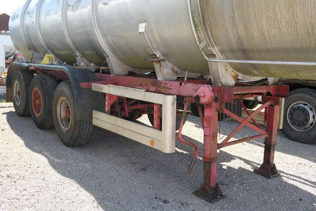 Lag GSA-C 20 S, Chemie-Tank, 25m³, Blattfederung - Semiremorcă cisternă: Foto 4 Lag GSA-C 20 S, Chemie-Tank, 25m³, Blattfederung - Semiremorcă cisternă: Foto 4