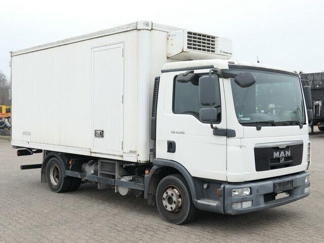 MAN 8.220 TGL BL 4x2, Thermo King, 3. Sitz, 5m lang - Camion frigider: Foto 4 MAN 8.220 TGL BL 4x2, Thermo King, 3. Sitz, 5m lang - Camion frigider: Foto 4