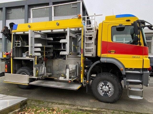 Mercedes-Benz 1833 Axor 4x4, Kran Palfinger, Rosenbauer, AHK - Autospeciala de stins incendii: Foto 4 Mercedes-Benz 1833 Axor 4x4, Kran Palfinger, Rosenbauer, AHK - Autospeciala de stins incendii: Foto 4