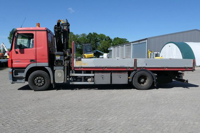 Mercedes-Benz 1844 L Actros 4x2, Hiab 144E-3, Funk, Voll-Luft - Camion platformă, Camion cu macara: Foto 2 Mercedes-Benz 1844 L Actros 4x2, Hiab 144E-3, Funk, Voll-Luft - Camion platformă, Camion cu macara: Foto 2