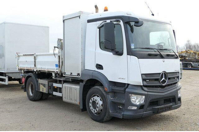 Mercedes-Benz 2030 L Antos 4x2, Kran,Generator,Plane,Hydraulik - Camion basculantă: Foto 4 Mercedes-Benz 2030 L Antos 4x2, Kran,Generator,Plane,Hydraulik - Camion basculantă: Foto 4