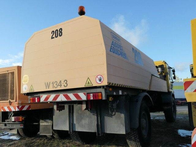 Utilaj deszăpezire Mercedes-Benz 2035 AK Actros 4x4, Kehrmaschine Schmidt, Allrad: Foto 7