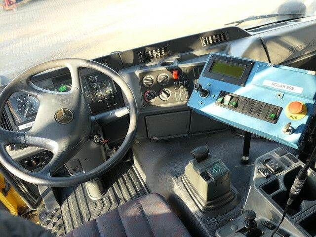 Utilaj deszăpezire Mercedes-Benz 2035 AK Actros 4x4, Kehrmaschine Schmidt, Allrad: Foto 12