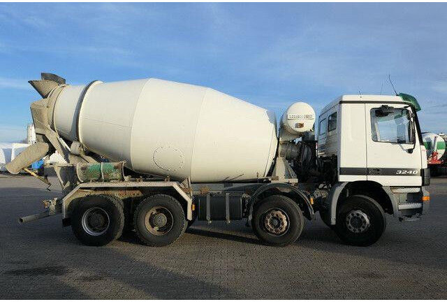 Mercedes-Benz 3240 B Actros 8x4, Liebherr HTM904, 9m³ - Autobetonieră: Foto 2 Mercedes-Benz 3240 B Actros 8x4, Liebherr HTM904, 9m³ - Autobetonieră: Foto 2
