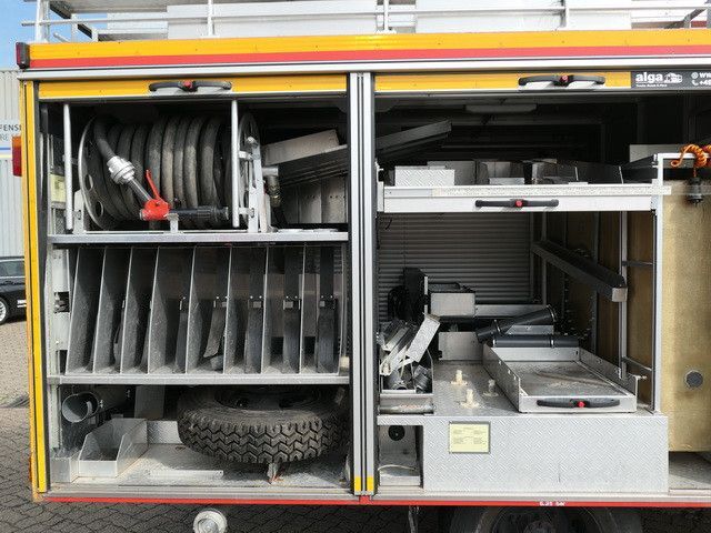 Mercedes-Benz 814 D/Feuerwehr/Metz/Wassertank/Pumpe - Autospeciala de stins incendii: Foto 3 Mercedes-Benz 814 D/Feuerwehr/Metz/Wassertank/Pumpe - Autospeciala de stins incendii: Foto 3