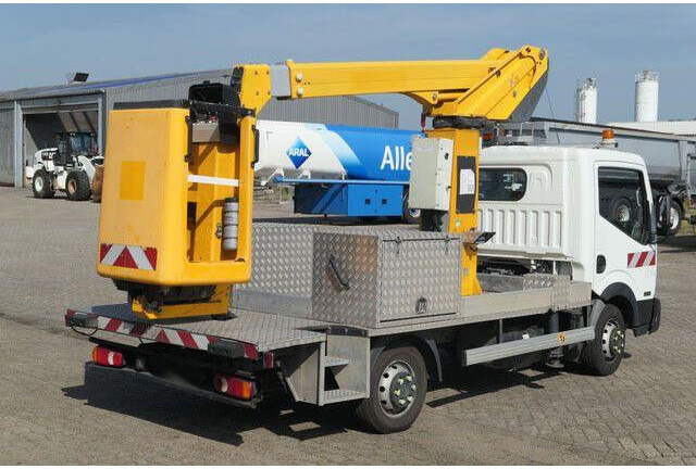 Nissan 32.12 4x2, 11m Arbeitshöhe, Klima,3. Sitz - Camion cu nacela: Foto 3 Nissan 32.12 4x2, 11m Arbeitshöhe, Klima,3. Sitz - Camion cu nacela: Foto 3