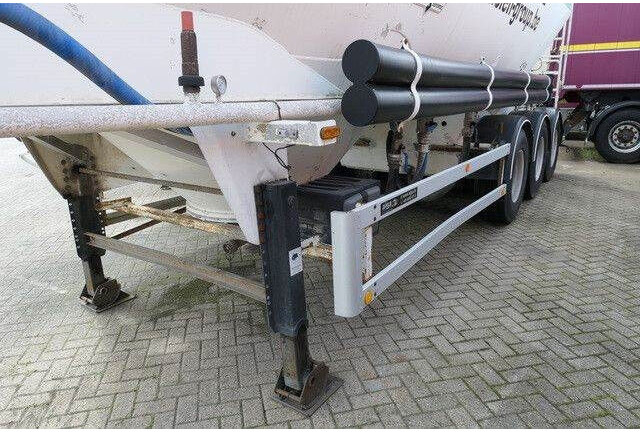 SPITZER SF 2737 PI, Zement, 37m³, Alu-Felgen, 1 Kammer - Semiremorcă cisternă: Foto 4 SPITZER SF 2737 PI, Zement, 37m³, Alu-Felgen, 1 Kammer - Semiremorcă cisternă: Foto 4