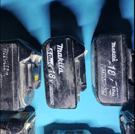 2x perceuses 18v MAKITA + Makita 18 Volt Tournevis à percussion - Echipamente de constructii: Foto 5 2x perceuses 18v MAKITA + Makita 18 Volt Tournevis à percussion - Echipamente de constructii: Foto 5