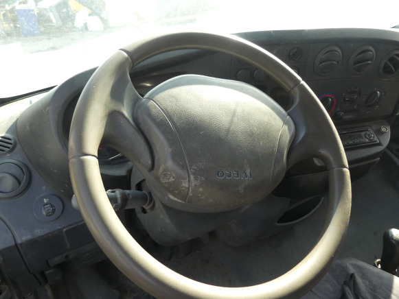 Camionnette benne basculante Iveco 35C10 (2006-196.690 km) - Autoutilitară basculantă: Foto 5 Camionnette benne basculante Iveco 35C10 (2006-196.690 km) - Autoutilitară basculantă: Foto 5