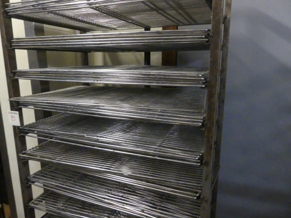 Chariot avec grilles 60x40 cm - Utilaj brutarie: Foto 5 Chariot avec grilles 60x40 cm - Utilaj brutarie: Foto 5