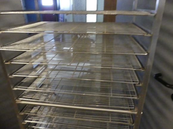 Chariot avec grilles 60x40 cm - Utilaj brutarie: Foto 5 Chariot avec grilles 60x40 cm - Utilaj brutarie: Foto 5