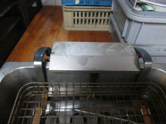 Friteuse à boule de Berlin Pelion, Allongeuse à pistolet marque et modèle illisible - Utilaj brutarie: Foto 5 Friteuse à boule de Berlin Pelion, Allongeuse à pistolet marque et modèle illisible - Utilaj brutarie: Foto 5