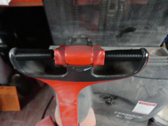 Gerbeur Fenwick L12 - Transpalet la mare înălţime: Foto 3 Gerbeur Fenwick L12 - Transpalet la mare înălţime: Foto 3