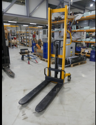 Gerbeur Manutan A170153 - Transpalet la mare înălţime: Foto 2 Gerbeur Manutan A170153 - Transpalet la mare înălţime: Foto 2