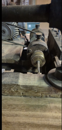 Mortaiseuse à mèche CH DEBELDER – machine ancienne motorisée, robuste - Utilaj pentru prelucrarea lemnului: Foto 5 Mortaiseuse à mèche CH DEBELDER – machine ancienne motorisée, robuste - Utilaj pentru prelucrarea lemnului: Foto 5