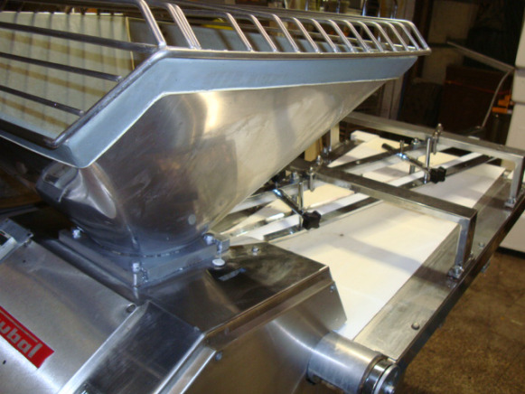 Peseuse diviseuse volumétrique SUBAL PHC 130 - Utilaj brutarie: Foto 5 Peseuse diviseuse volumétrique SUBAL PHC 130 - Utilaj brutarie: Foto 5