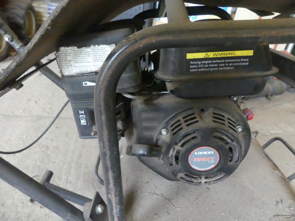 Plaque vibrante thermique Lumas VP100 - Placă compactoare: Foto 4 Plaque vibrante thermique Lumas VP100 - Placă compactoare: Foto 4