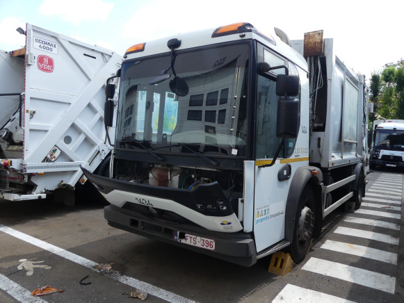 REF:1434 - Camion poubelle (pour pièces) Renault Access (2013-204.150 km) - Autogunoiere: Foto 1 REF:1434 - Camion poubelle (pour pièces) Renault Access (2013-204.150 km) - Autogunoiere: Foto 1