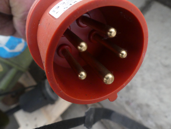 REF:D12 - Touret à meuler double tête - Utilaj prelucrare metal: Foto 4 REF:D12 - Touret à meuler double tête - Utilaj prelucrare metal: Foto 4