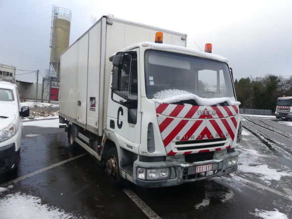Camion furgon REF:num imat PLI114 - Camion tapissière Iveco Iveco eurocarg 75E/3.2: Foto 14