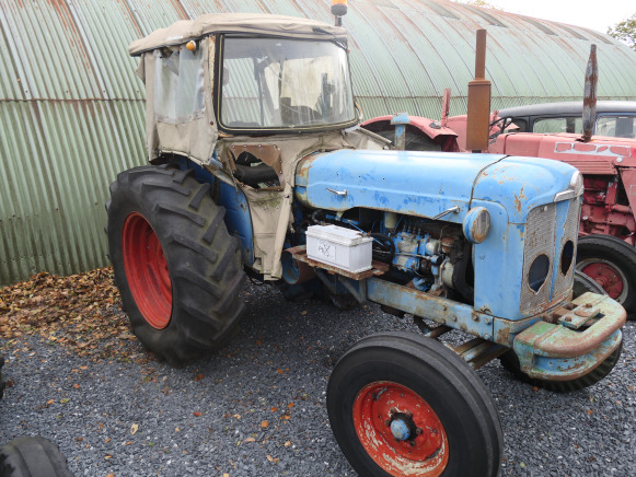 Tracteur agricole + treuil Ford Super Major - Tractor agricol: Foto 2 Tracteur agricole + treuil Ford Super Major - Tractor agricol: Foto 2