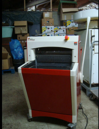 Trancheuse à pain Heristal - Utilaj brutarie: Foto 1 Trancheuse à pain Heristal - Utilaj brutarie: Foto 1