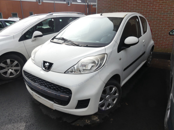 Voiture Peugeot 107 (2012-99.475 km) - Automobil: Foto 1 Voiture Peugeot 107 (2012-99.475 km) - Automobil: Foto 1