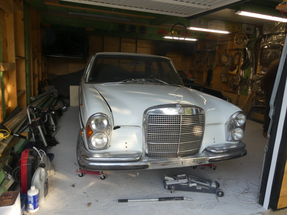 Voiture ancêtre Mercedes-Benz 280S (1972-83.435 km)(VIN: 10801610083599) - Automobil: Foto 1 Voiture ancêtre Mercedes-Benz 280S (1972-83.435 km)(VIN: 10801610083599) - Automobil: Foto 1