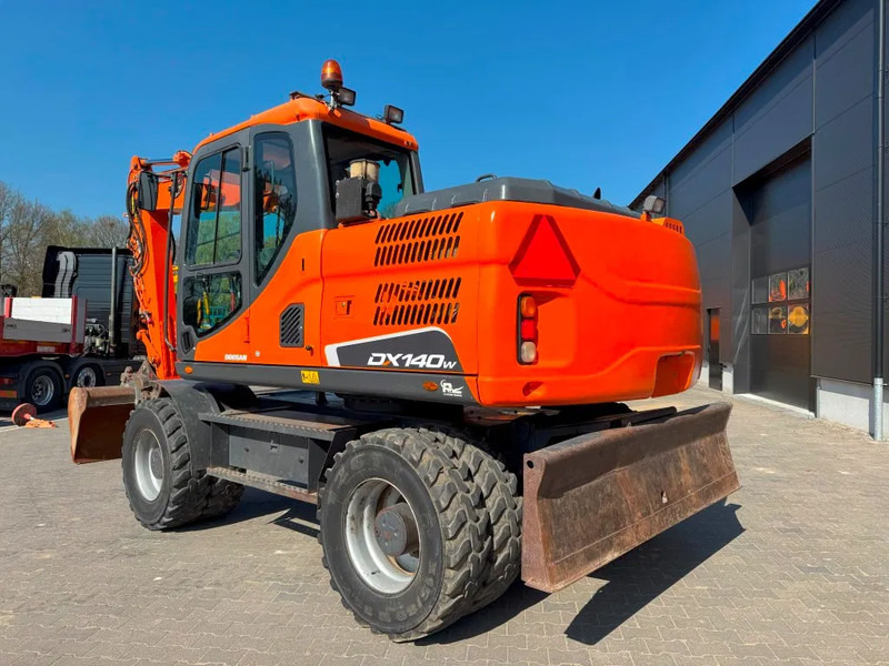 Doosan DX140-3 6000 uur ! NL Machine - Excavator pe roţi: Foto 2 Doosan DX140-3 6000 uur ! NL Machine - Excavator pe roţi: Foto 2