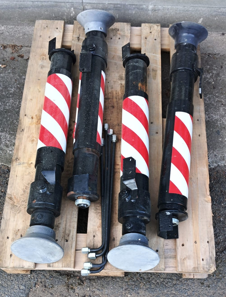 FASSI - PALFINGER - HIAB - HMF - ATLAS additional stabilizers, Zusatzabstützen - Macara montată: Foto 4 FASSI - PALFINGER - HIAB - HMF - ATLAS additional stabilizers, Zusatzabstützen - Macara montată: Foto 4