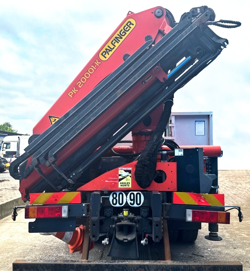 PALFINGER PK 20001 K C crane, year 2015, remote control, extra functions - Macara montată: Foto 1 PALFINGER PK 20001 K C crane, year 2015, remote control, extra functions - Macara montată: Foto 1