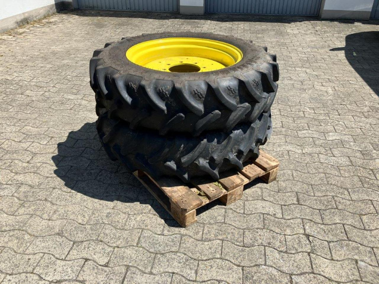 Alliance 320/85R28 - Anvelopă pentru Utilaje agricole: Foto 1 Alliance 320/85R28 - Anvelopă pentru Utilaje agricole: Foto 1