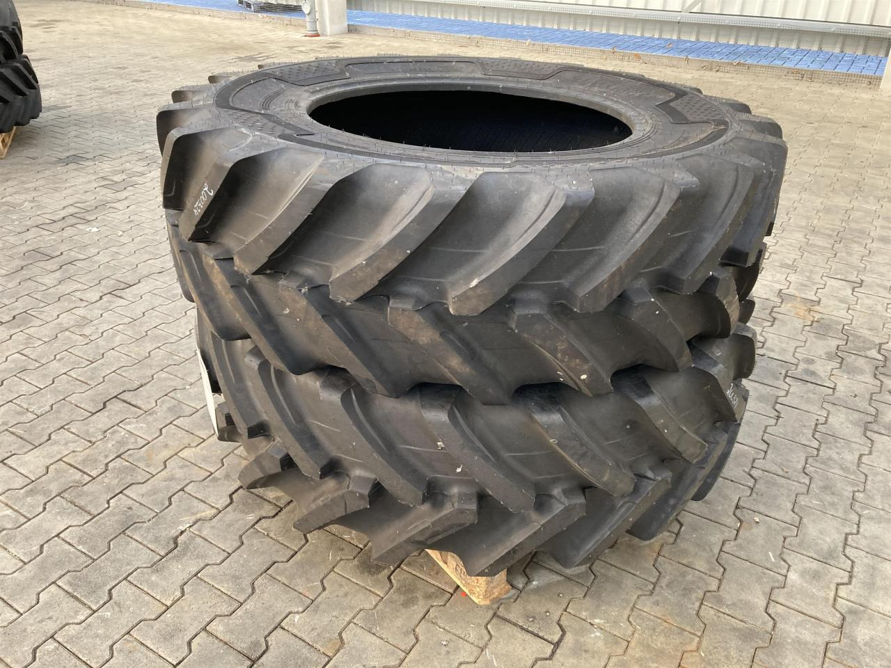 Alliance 460/85R34 - Anvelopă pentru Utilaje agricole: Foto 1 Alliance 460/85R34 - Anvelopă pentru Utilaje agricole: Foto 1