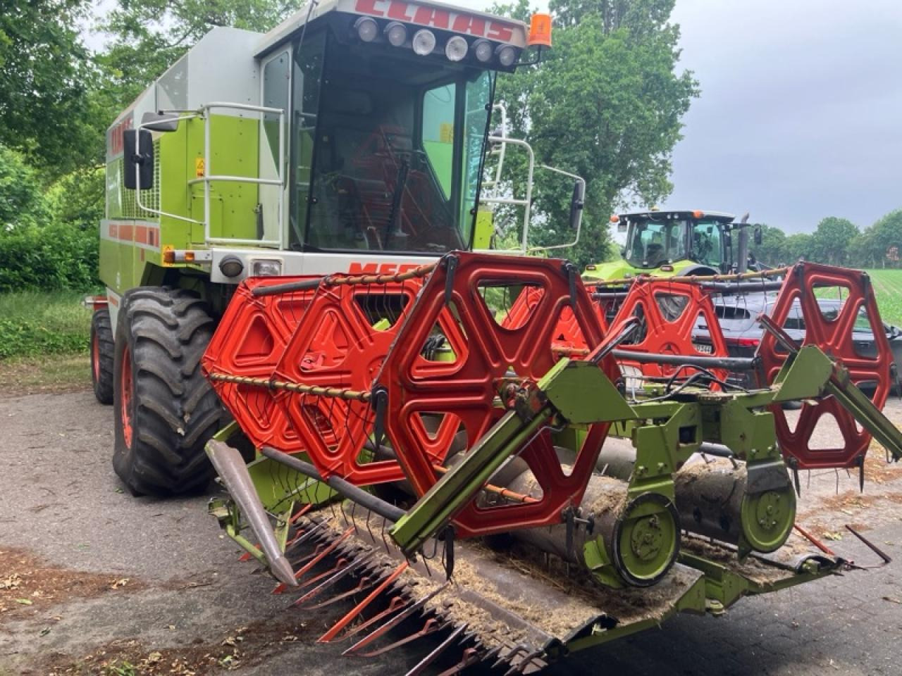 CLAAS Dominator 218 Mega - Combină de recoltat cereale: Foto 2 CLAAS Dominator 218 Mega - Combină de recoltat cereale: Foto 2