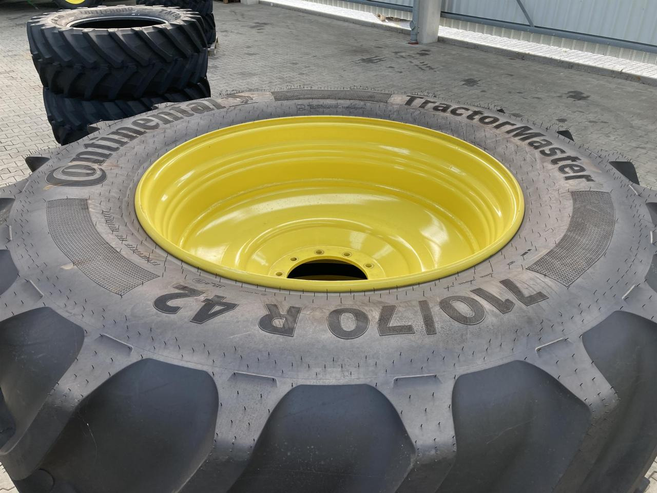 Continental 710/70R42 - Anvelopă pentru Utilaje agricole: Foto 3 Continental 710/70R42 - Anvelopă pentru Utilaje agricole: Foto 3