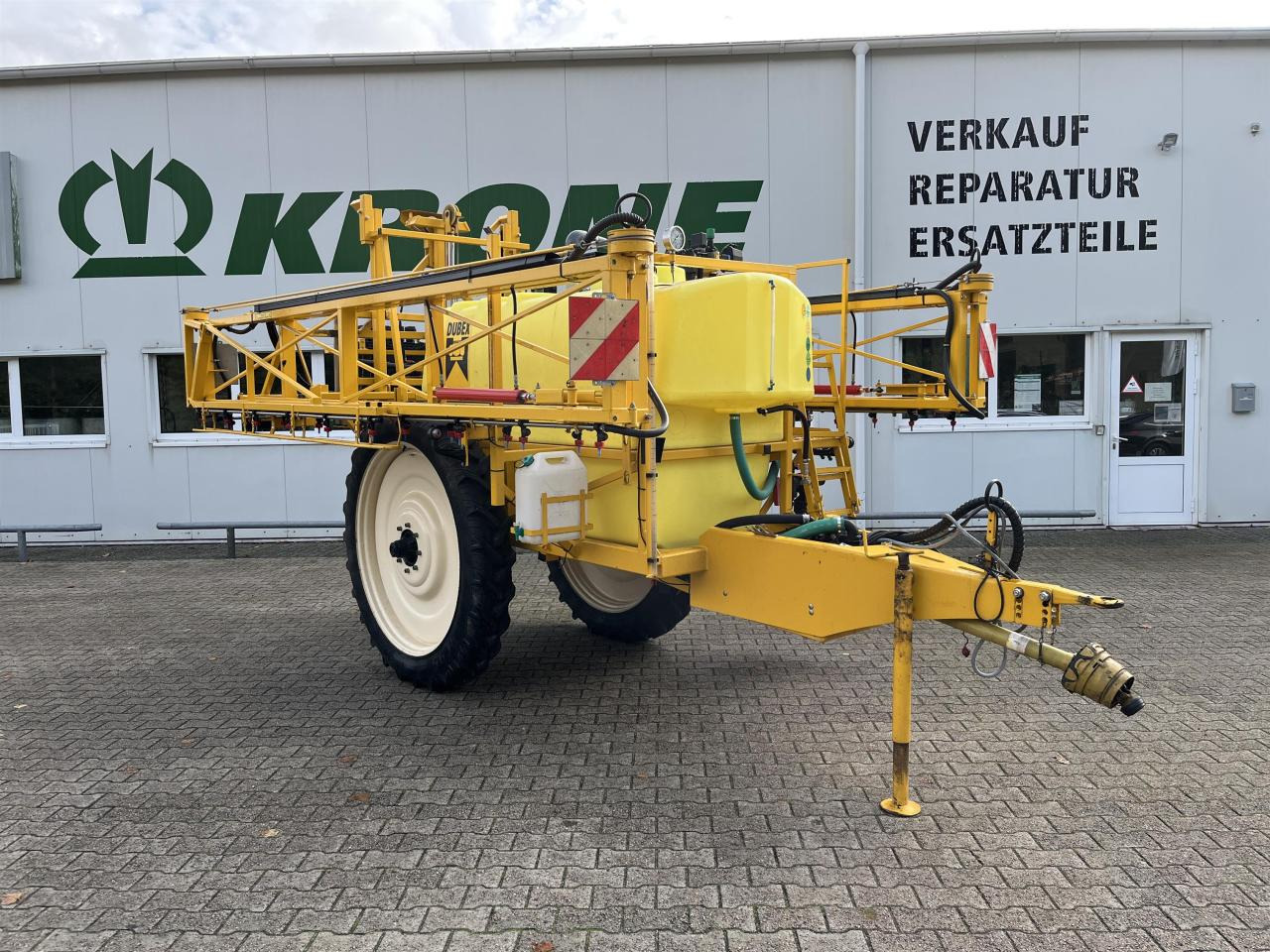 Dubex TYNDOR 2300 ltr. - Maşină de erbicidat tractata: Foto 1 Dubex TYNDOR 2300 ltr. - Maşină de erbicidat tractata: Foto 1