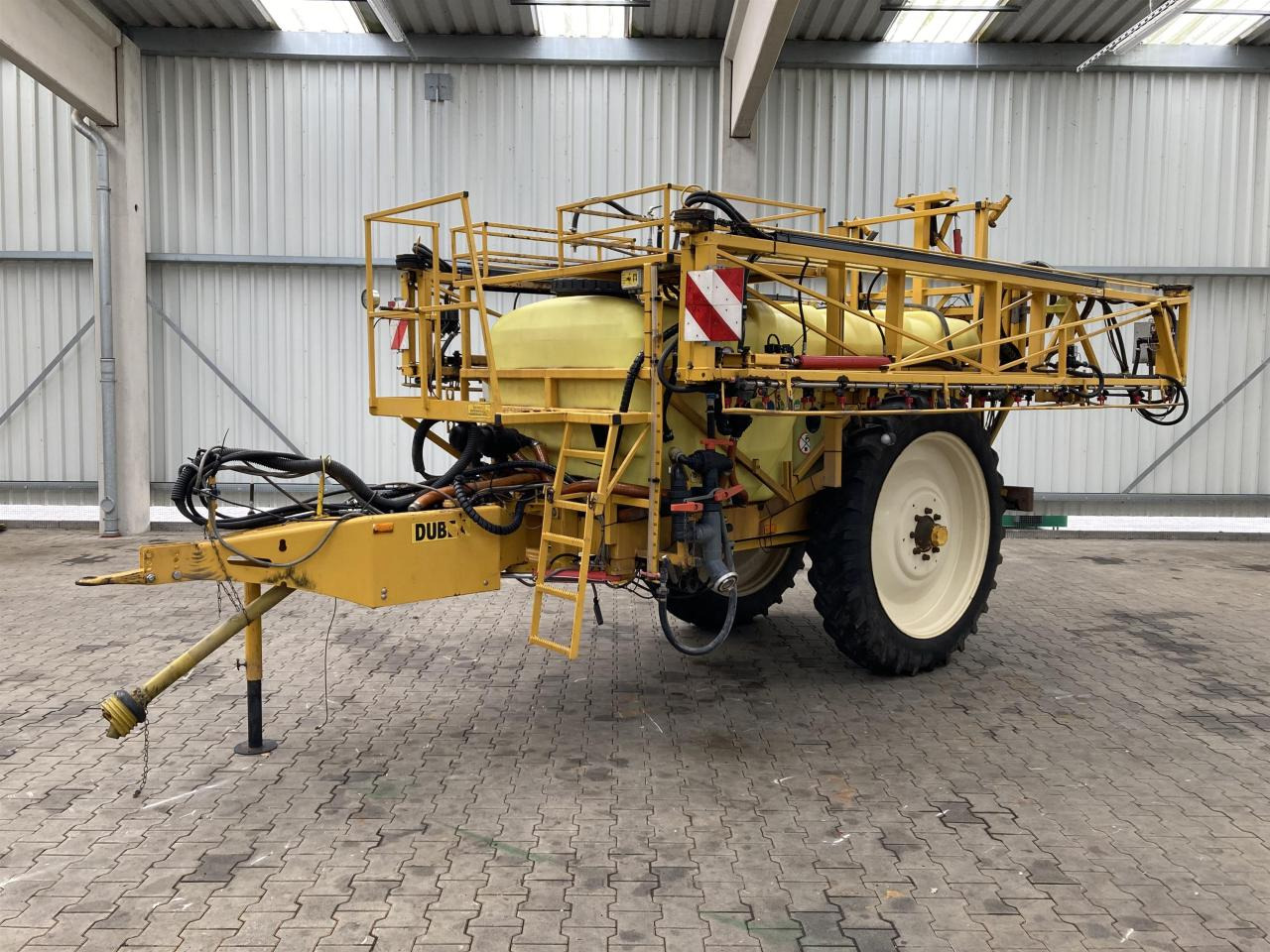 Dubex Vector 3.300 ltr. - Maşină de erbicidat tractata: Foto 1 Dubex Vector 3.300 ltr. - Maşină de erbicidat tractata: Foto 1