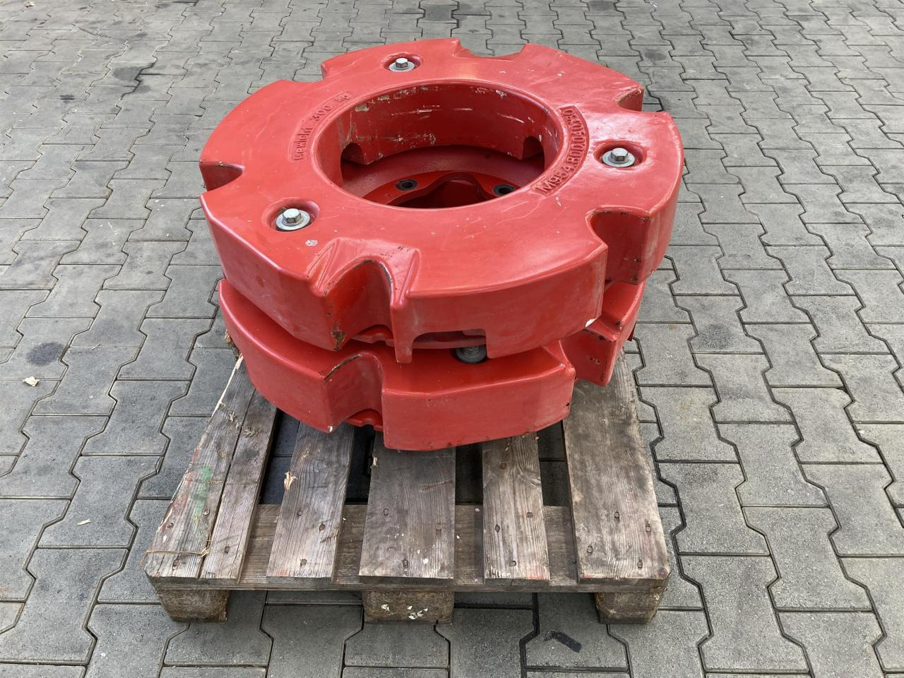 Fendt 2x 300 kg - Contragreutate: Foto 2 Fendt 2x 300 kg - Contragreutate: Foto 2