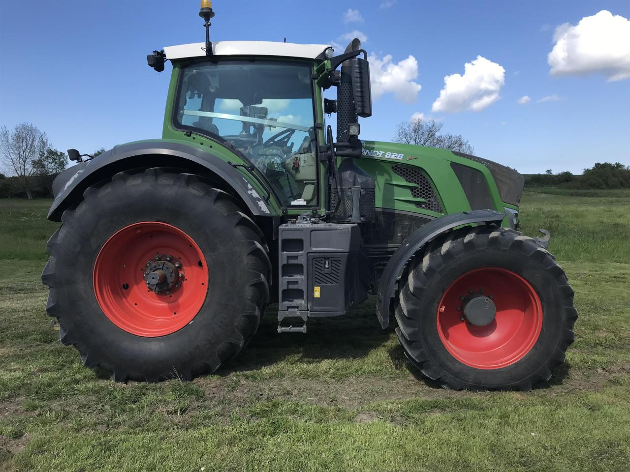 Fendt 828 Vario - Tractor agricol: Foto 2 Fendt 828 Vario - Tractor agricol: Foto 2