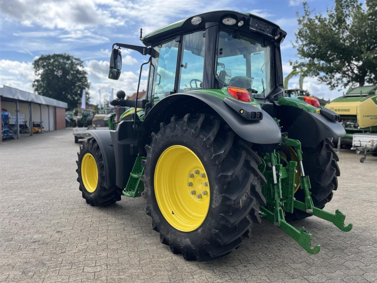 John Deere 6100M - Tractor agricol: Foto 4 John Deere 6100M - Tractor agricol: Foto 4