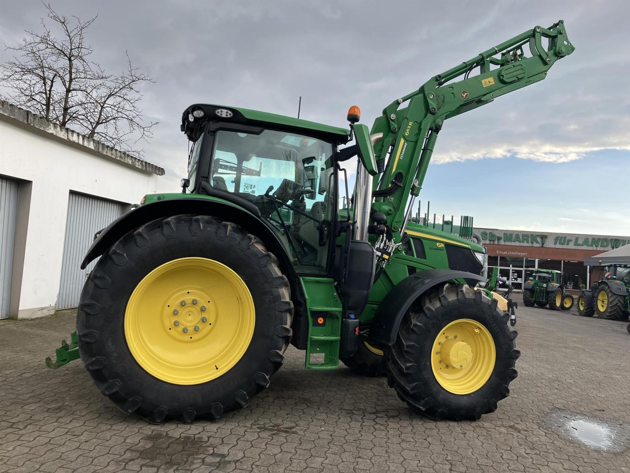 John Deere 6R 155 - Tractor agricol: Foto 1 John Deere 6R 155 - Tractor agricol: Foto 1